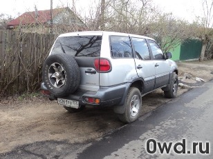 Битый автомобиль Nissan Terrano