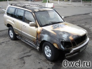 Битый автомобиль Lexus LX