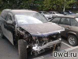 Битый автомобиль Toyota Highlander