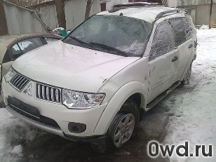 Битый автомобиль Mitsubishi Pajero Sport