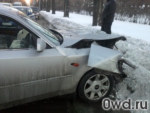 Битый автомобиль Nissan Gloria