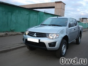 Битый автомобиль Mitsubishi L 200