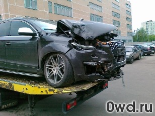 Битый автомобиль Audi Q7