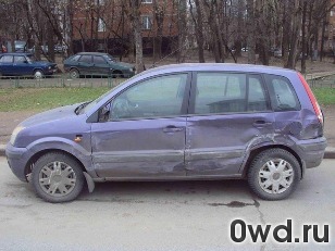 Битый автомобиль Ford Fusion