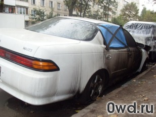 Битый автомобиль Toyota Mark II