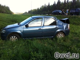 Битый автомобиль Renault Logan