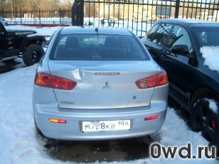 Битый автомобиль Mitsubishi Lancer