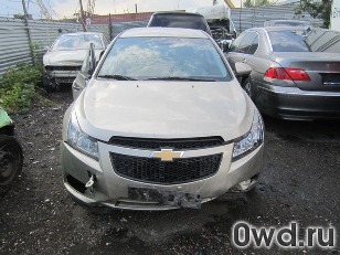 Битый автомобиль Chevrolet Cruze