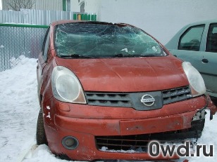 Битый автомобиль Nissan Note