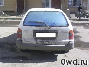 Битый автомобиль Toyota Corolla