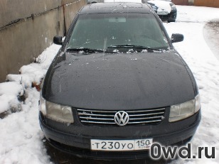 Битый автомобиль Volkswagen Passat