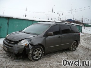 Битый автомобиль Toyota Sienna