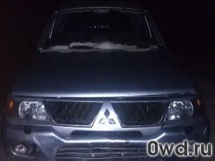 Битый автомобиль Mitsubishi Pajero Sport