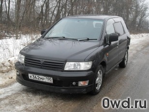 Битый автомобиль Mitsubishi Chariot Grandis