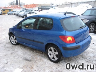 Битый автомобиль Peugeot 307