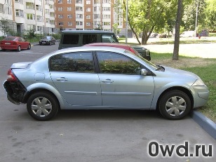 Битый автомобиль Renault Megane