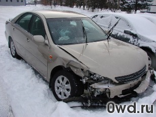 Битый автомобиль Toyota Camry