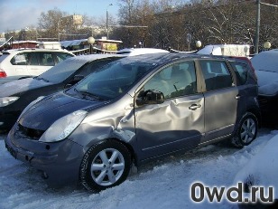 Битый автомобиль Nissan Note