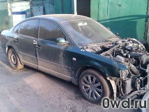 Битый автомобиль Volkswagen Passat