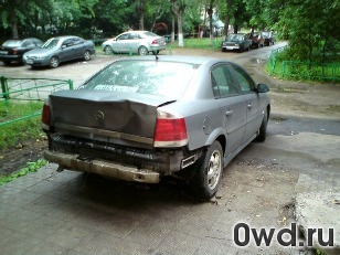 Битый автомобиль Opel Vectra