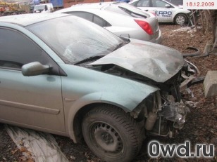 Битый автомобиль Renault Megane