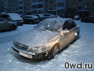 Битый автомобиль Opel Omega