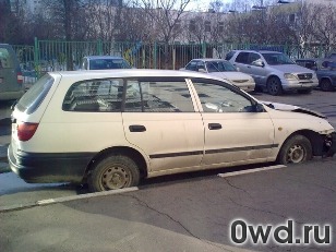 Битый автомобиль Toyota Caldina