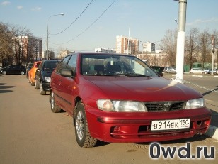 Битый автомобиль Nissan Almera