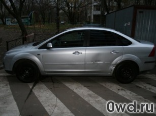 Битый автомобиль Ford Focus