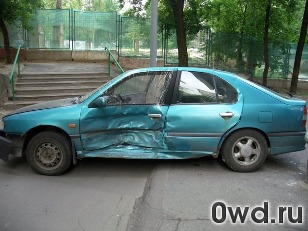 Битый автомобиль Nissan Primera