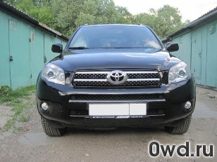 Битый автомобиль Toyota RAV4