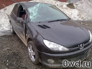 Битый автомобиль Peugeot 206