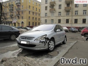 Битый автомобиль Peugeot 307