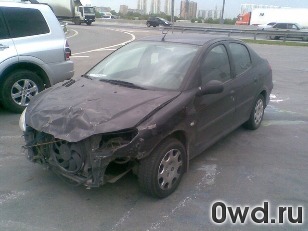 Битый автомобиль Peugeot 206