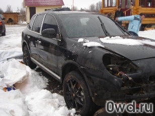 Битый автомобиль Porsche Cayenne