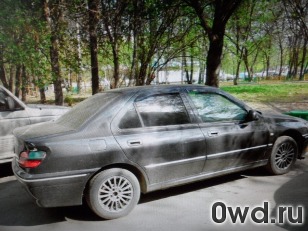 Битый автомобиль Peugeot 406