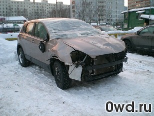 Битый автомобиль Nissan Qashqai