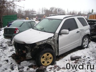 Битый автомобиль Suzuki Grand Vitara