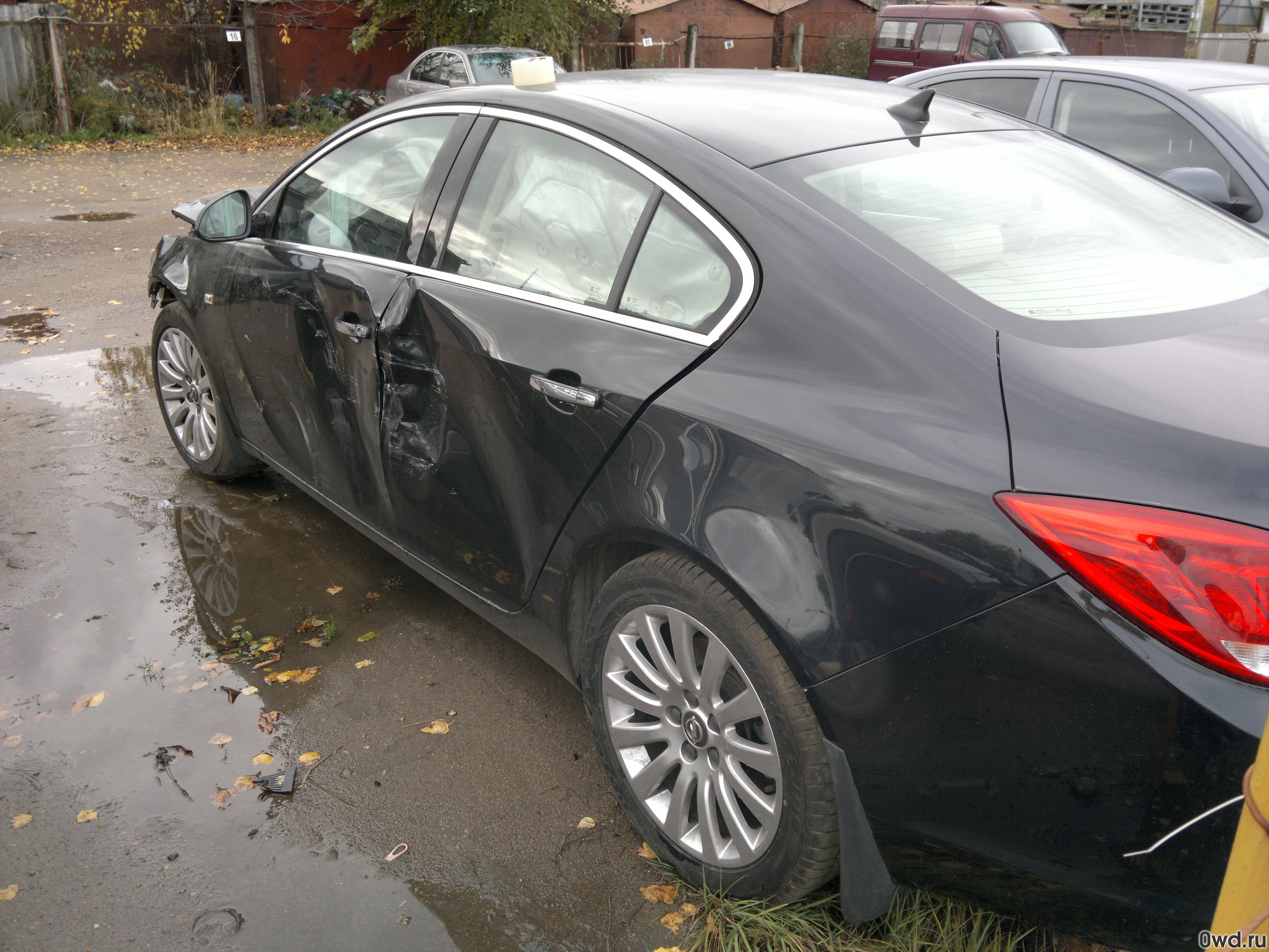 Битый автомобиль Opel Insignia (2010) в Москве