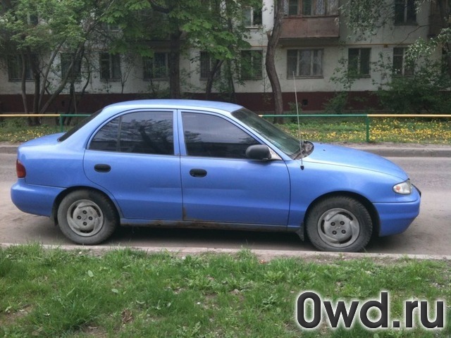 Битый автомобиль Hyundai Accent (1995) в Москве